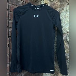 Youth XL black Under Armour long sleeve shirt
*Fits like a women’s adult small*